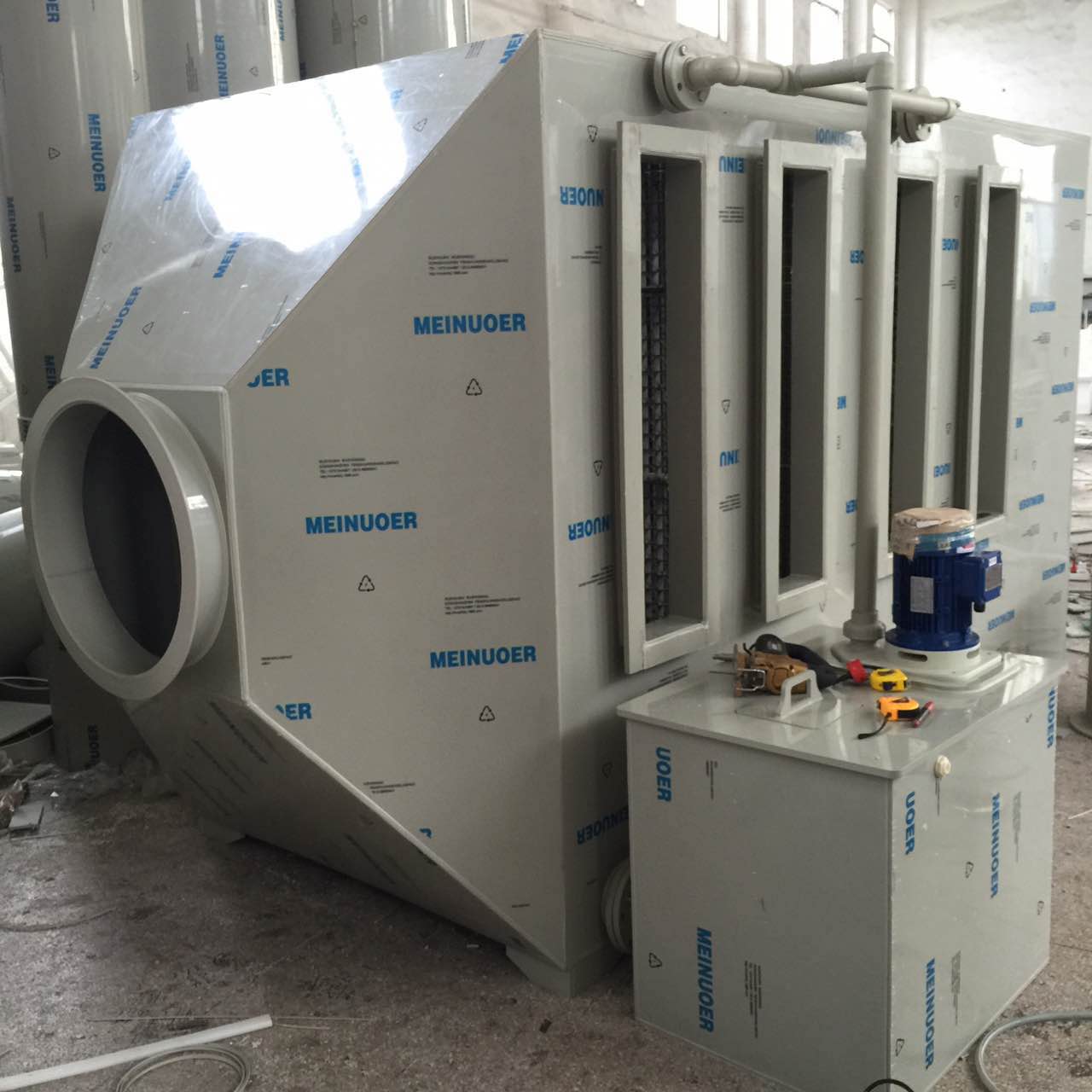 臥式噴淋塔生產(chǎn)廠(chǎng)家——選擇環(huán)保設(shè)備的關(guān)鍵